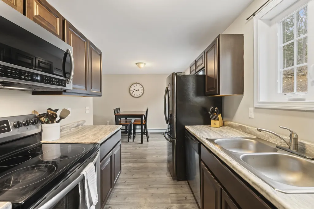 17 Hemlock Road Barnstead NH 03218
