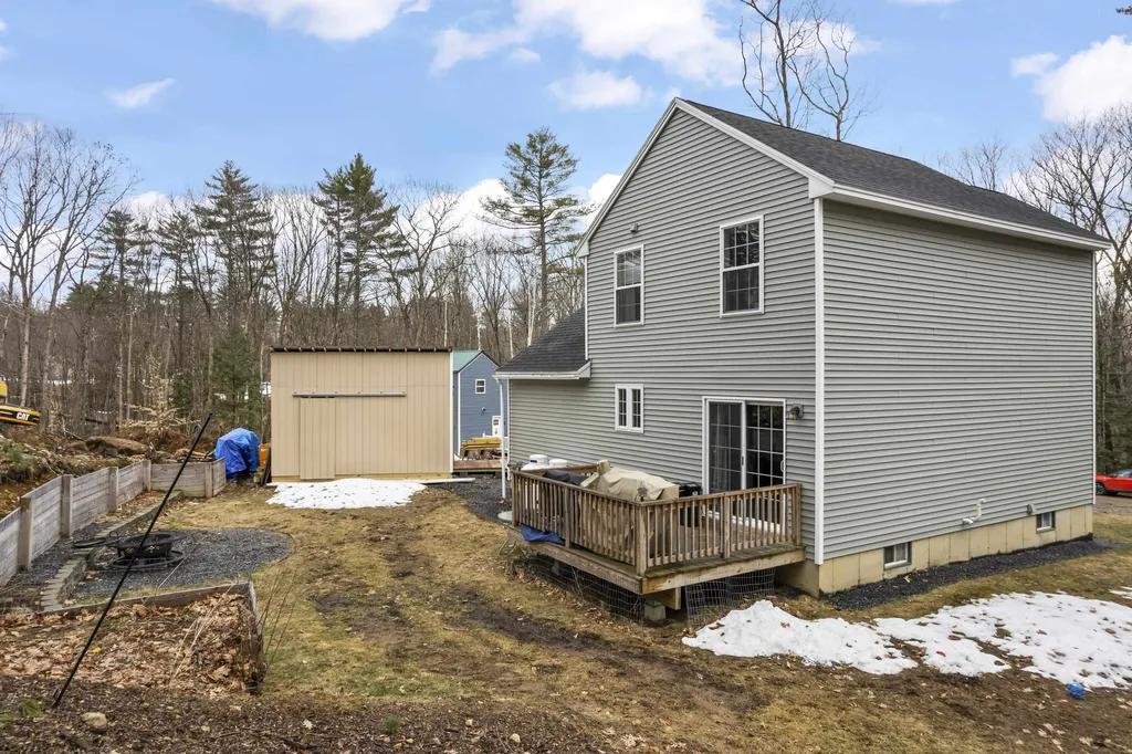 17 Hemlock Road Barnstead NH 03218