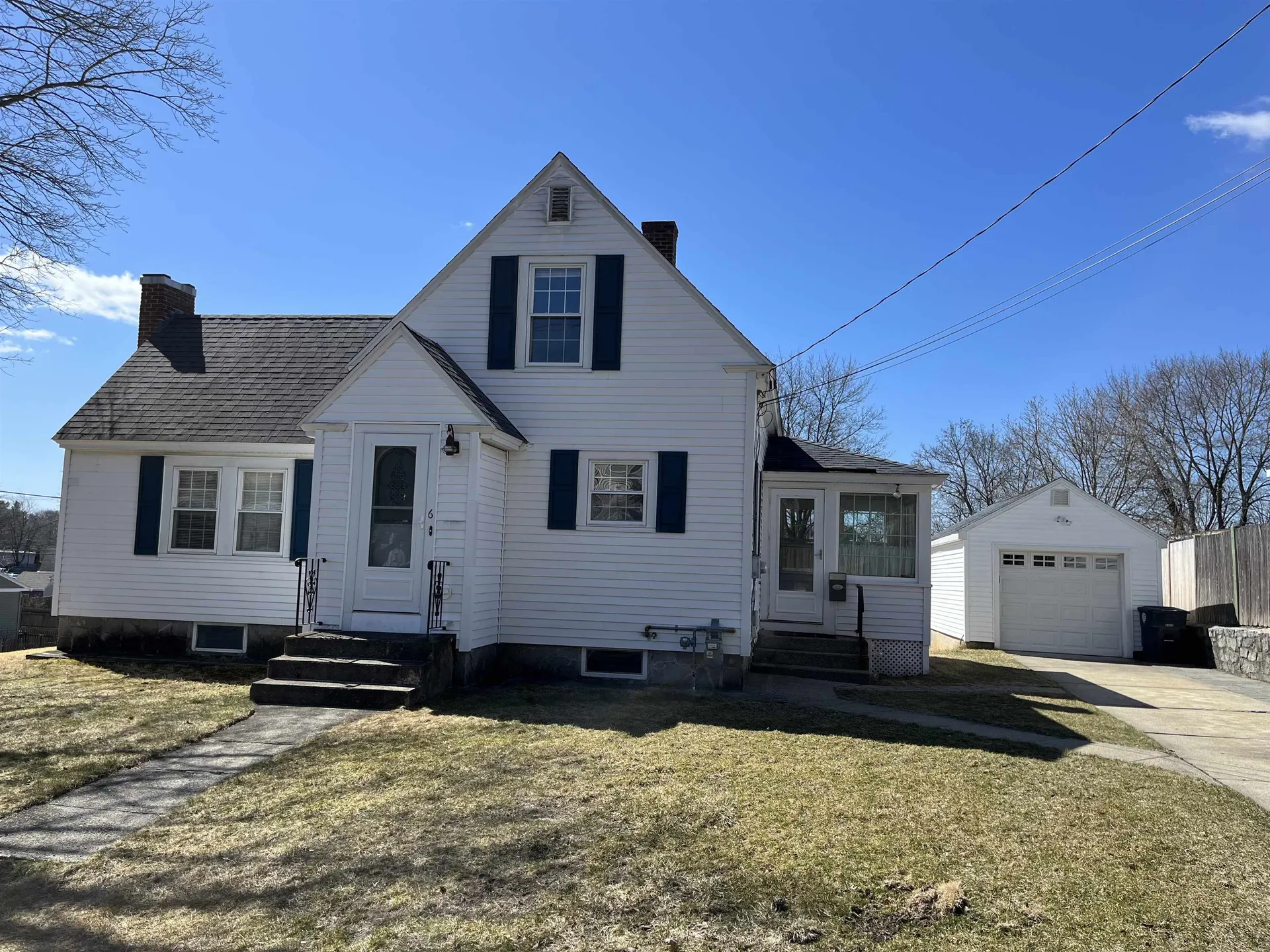 6 Sacramento Street Nashua NH 03064-2044