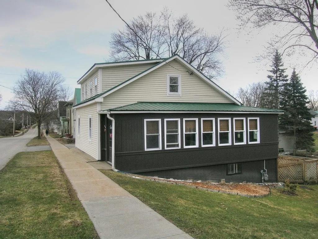 94 South Maple Street Vergennes VT 05491