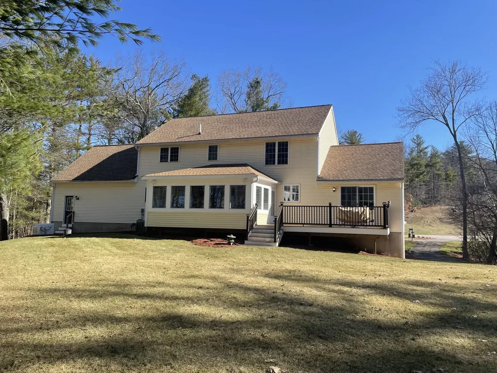 5 Hancock Drive Londonderry NH 03053