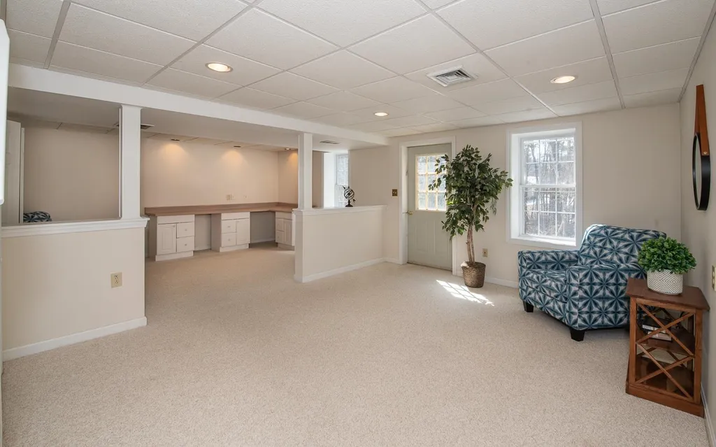 31 Saint John Lane Hampstead NH 03841