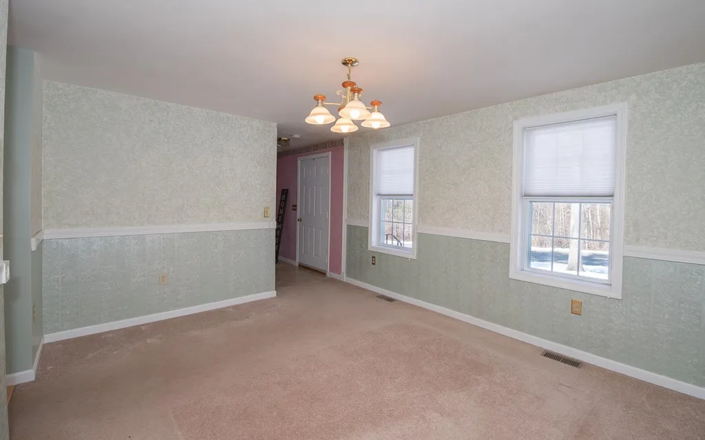 31 Saint John Lane Hampstead NH 03841