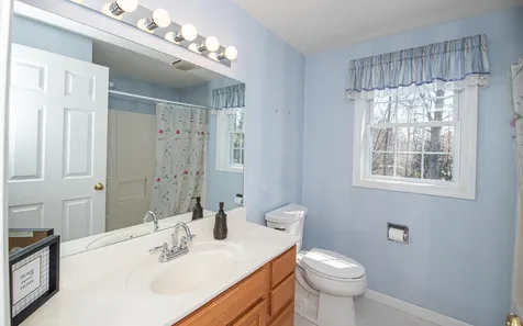 31 Saint John Lane Hampstead NH 03841