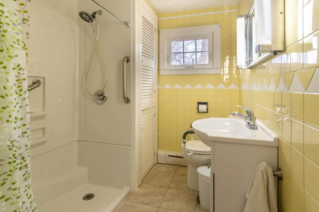44 Cushing Avenue Nashua NH 03064