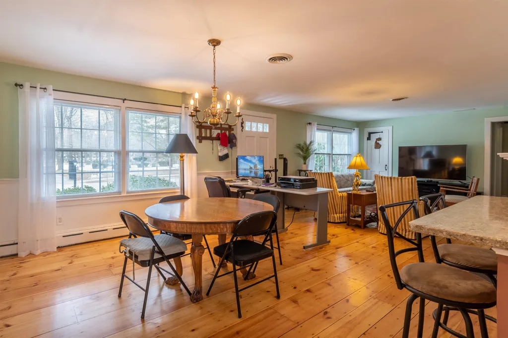 44 Cushing Avenue Nashua NH 03064