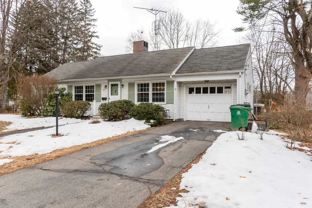 44 Cushing Avenue Nashua NH 03064