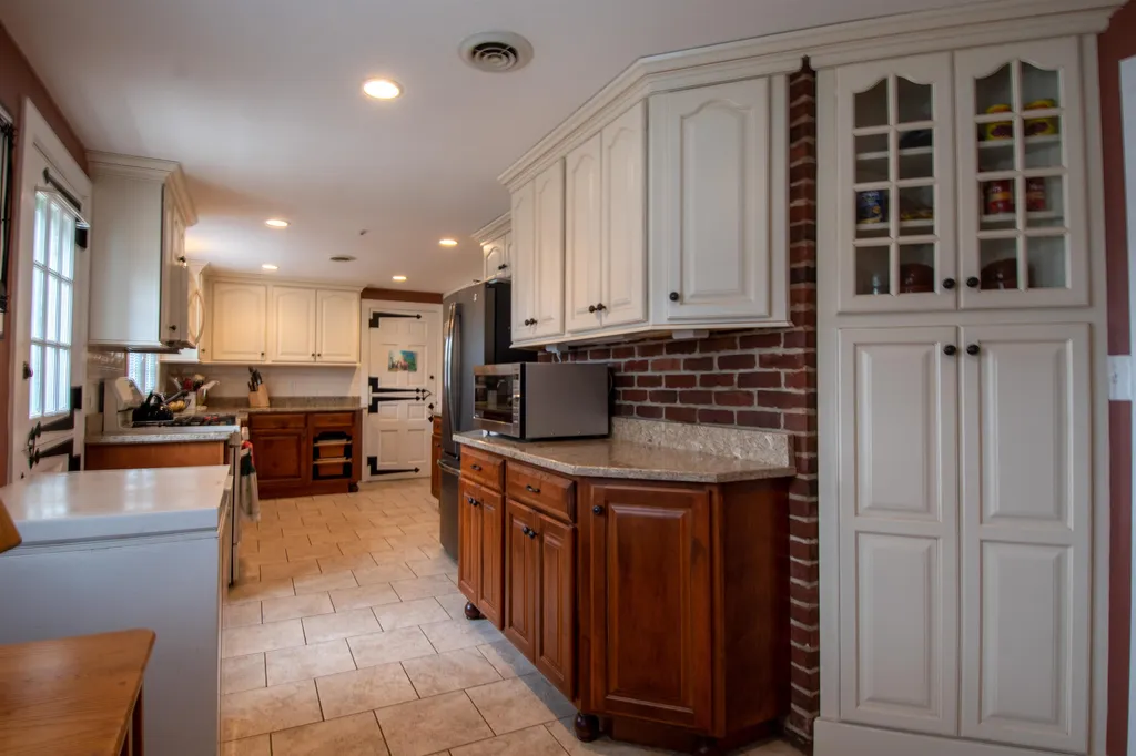44 Cushing Avenue Nashua NH 03064
