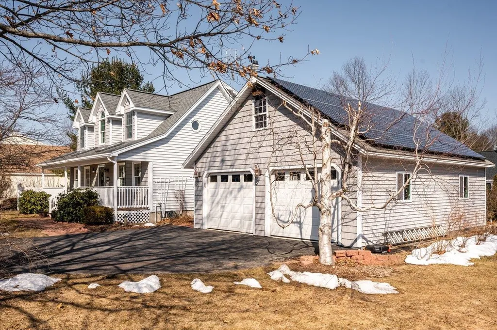 37 Reddington Landing Hampton NH 03842