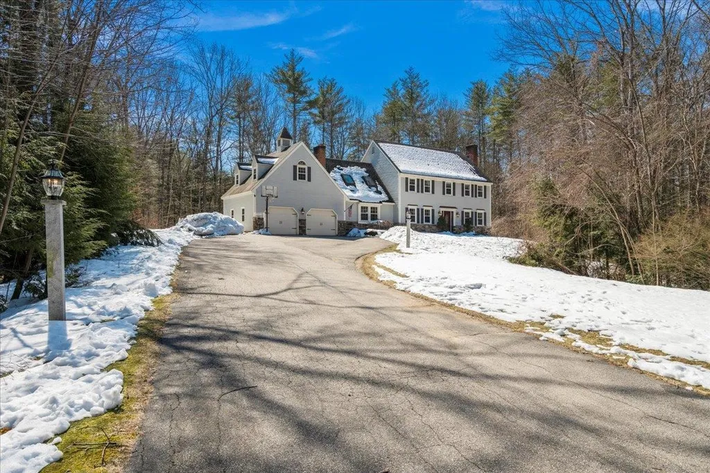 47 Magazine Street Bedford NH 03110