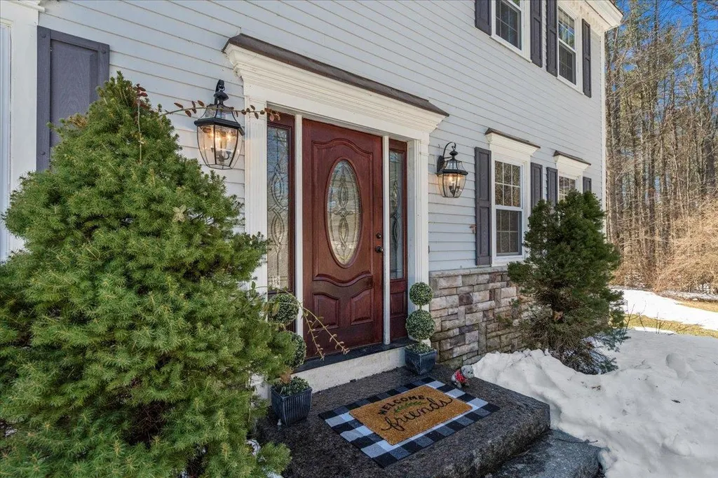 47 Magazine Street Bedford NH 03110