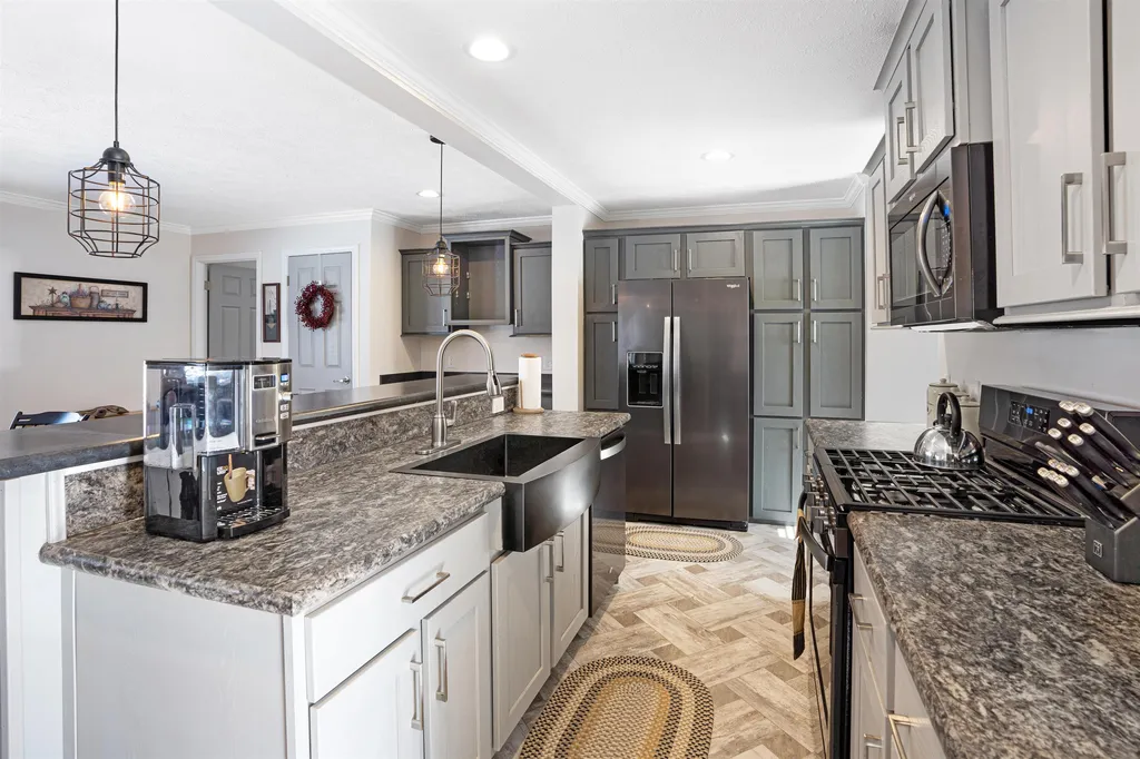 11 Blaine Court Rochester NH 03867