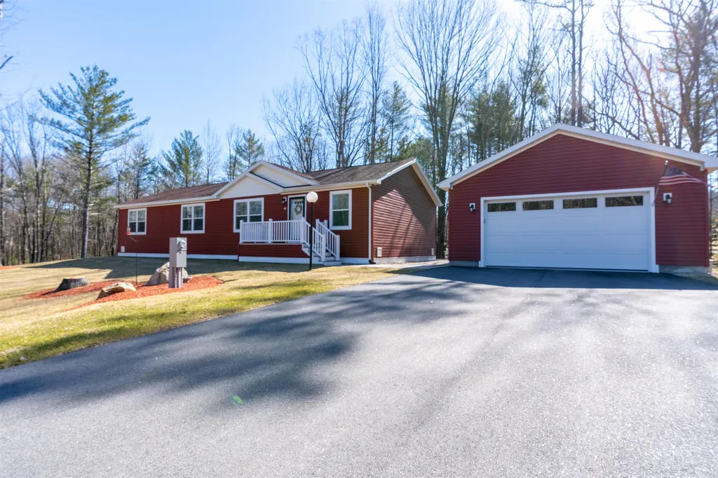 11 Blaine Court Rochester NH 03867