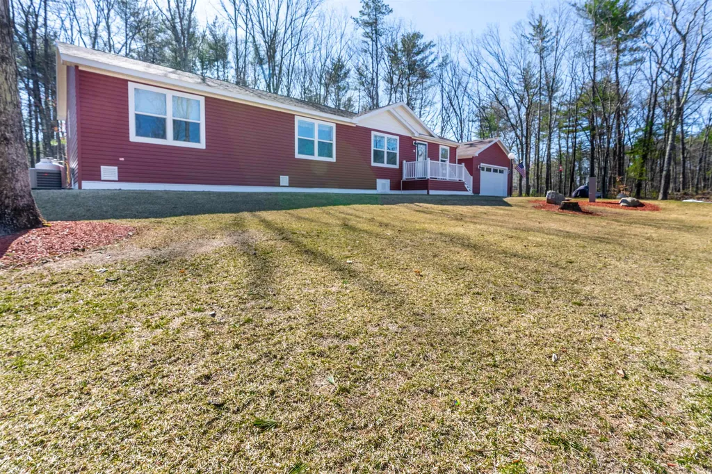 11 Blaine Court Rochester NH 03867