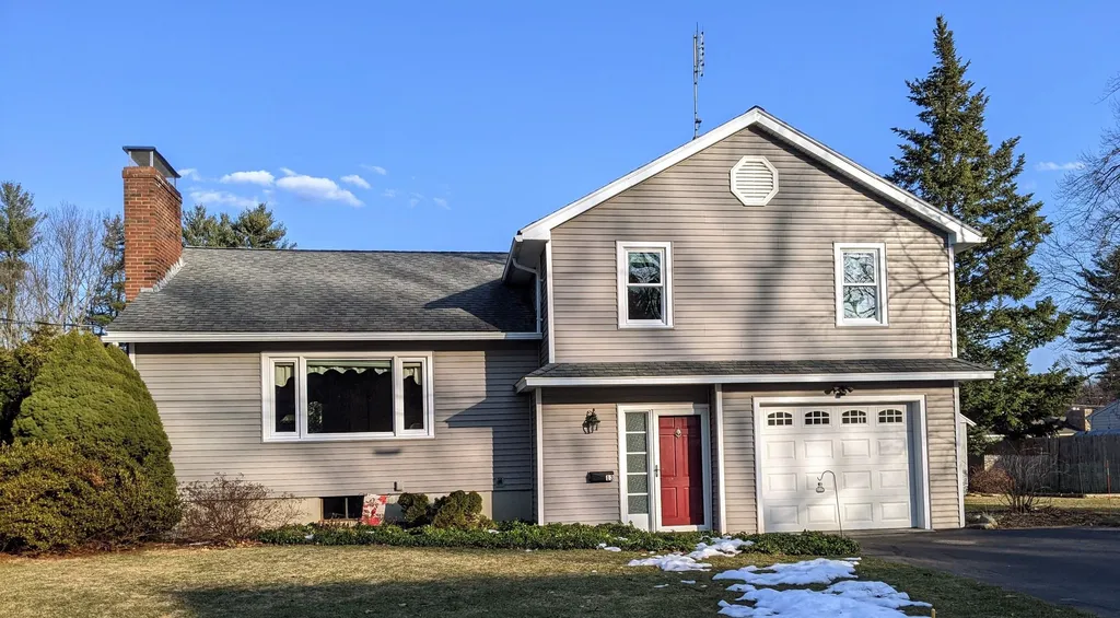 13 Wingate Street Hampton NH 03842-1133