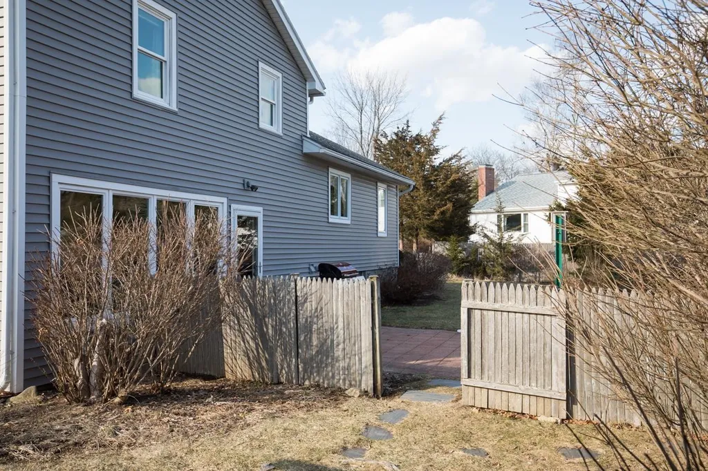 13 Wingate Street Hampton NH 03842-1133