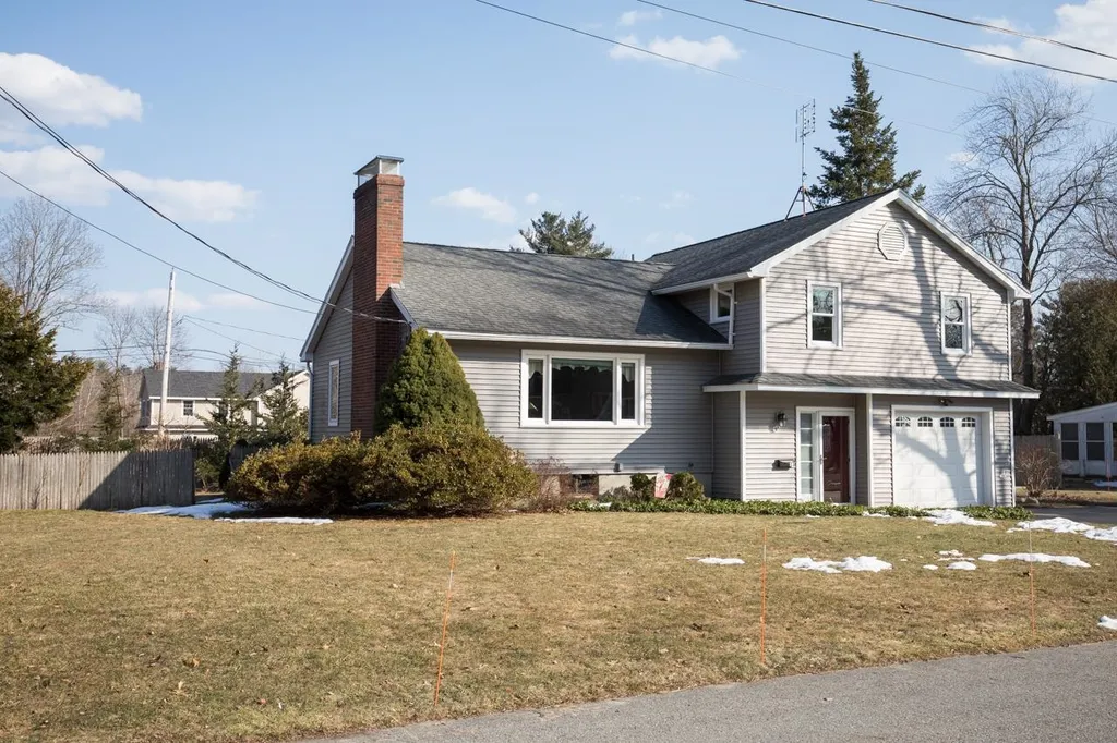 13 Wingate Street Hampton NH 03842-1133