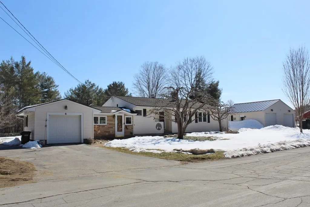 4 Edgewood Road Springfield VT 05156