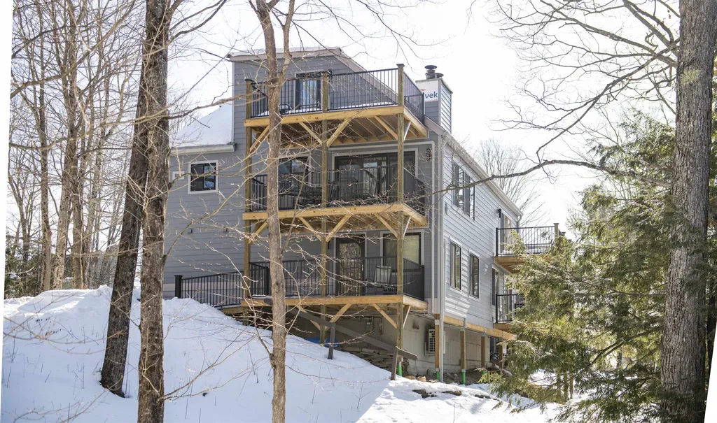 105 Williams Lane Hartford VT 05059