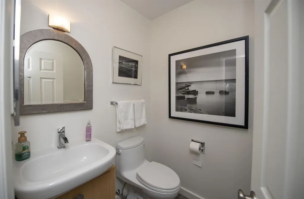 105 Williams Lane Hartford VT 05059