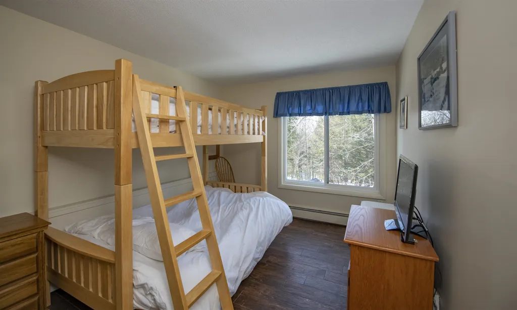 105 Williams Lane Hartford VT 05059