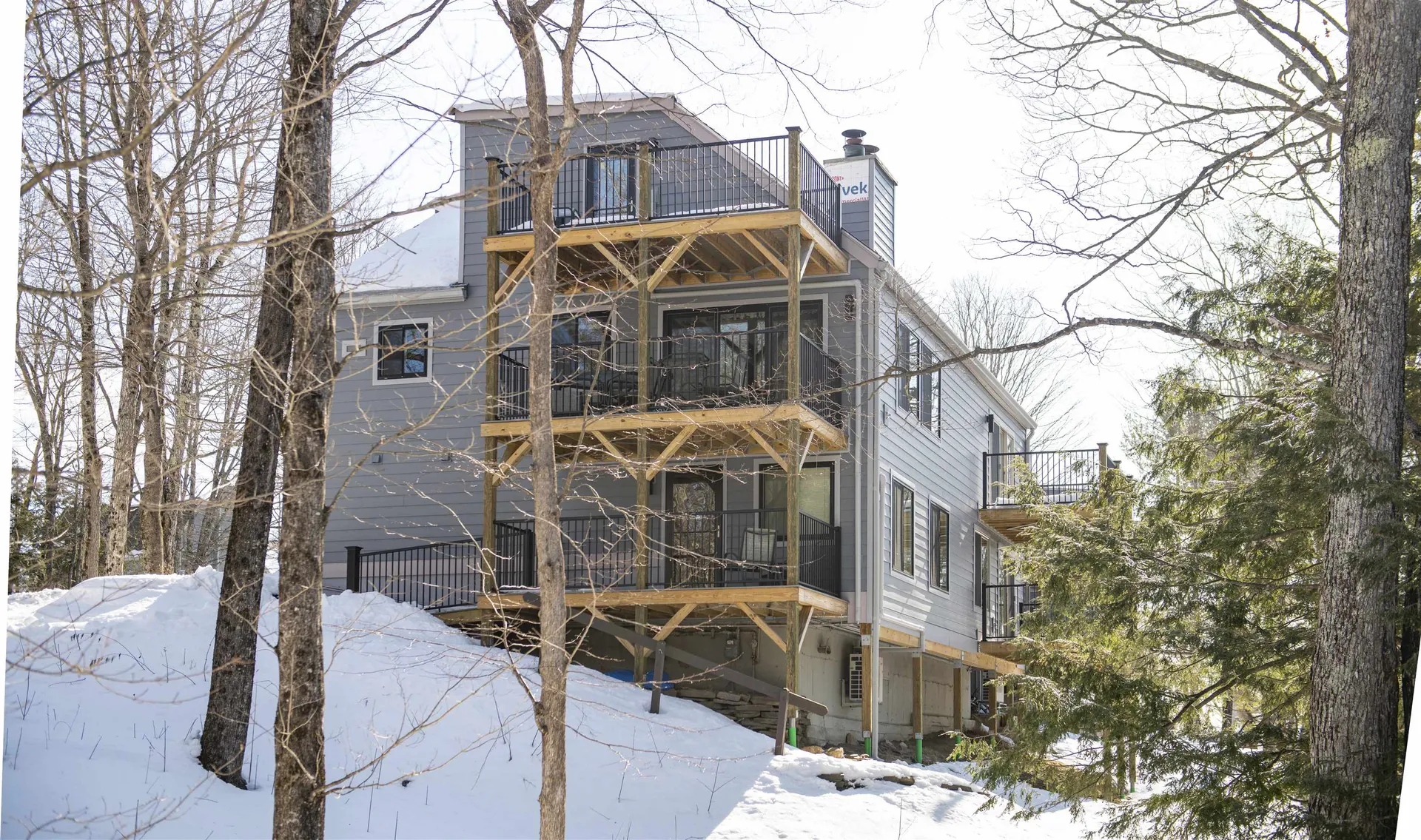 105 Williams Lane Hartford VT 05059