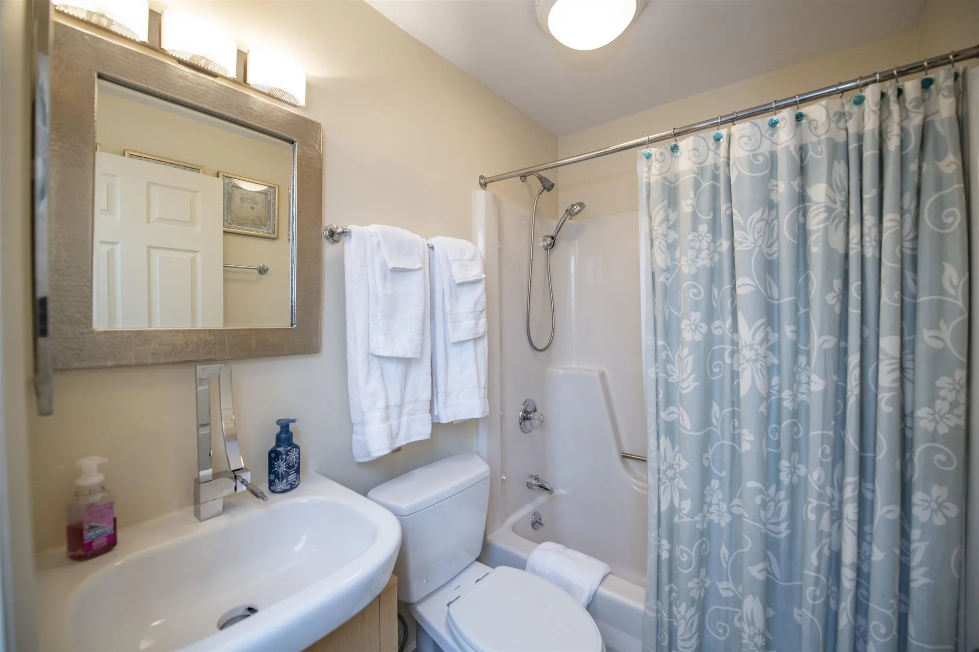 105 Williams Lane Hartford VT 05059