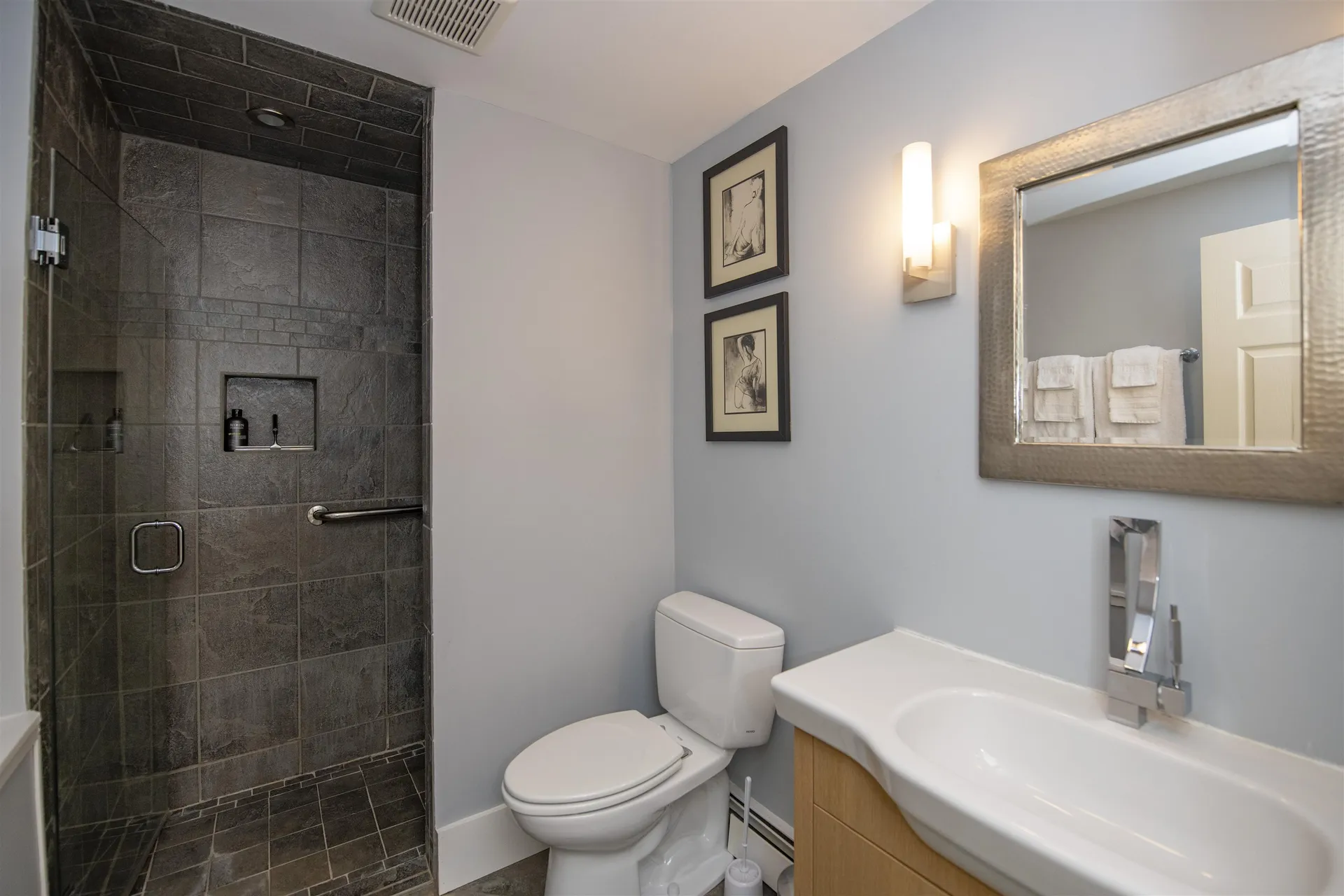 105 Williams Lane Hartford VT 05059