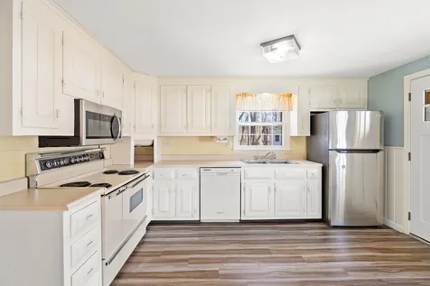 11 Laperle Avenue Plaistow NH 03865