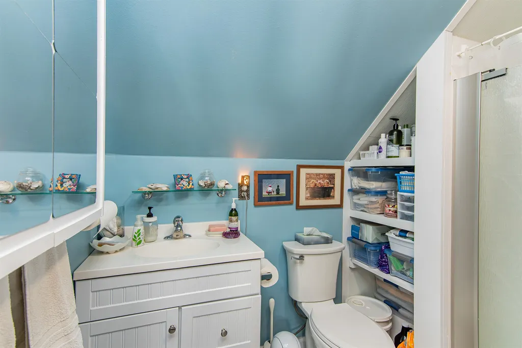 1147 East Road Colchester VT 05446