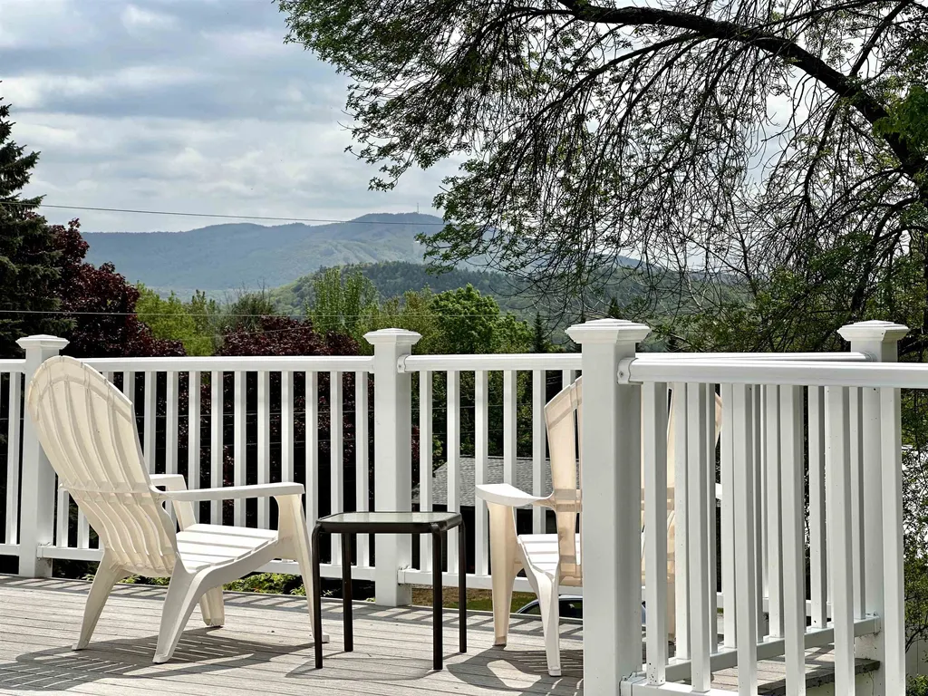 17 Stagecoach Lane Sunapee NH 03782