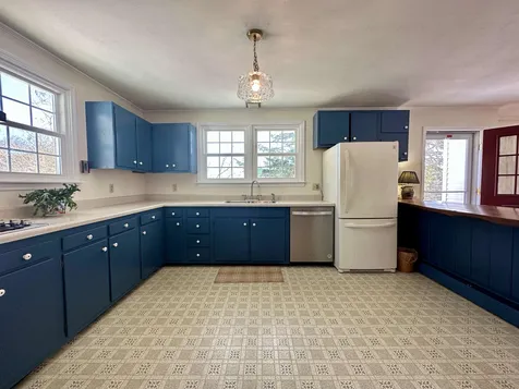 17 Stagecoach Lane Sunapee NH 03782