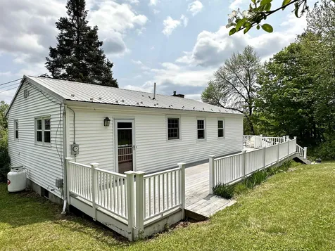 17 Stagecoach Lane Sunapee NH 03782