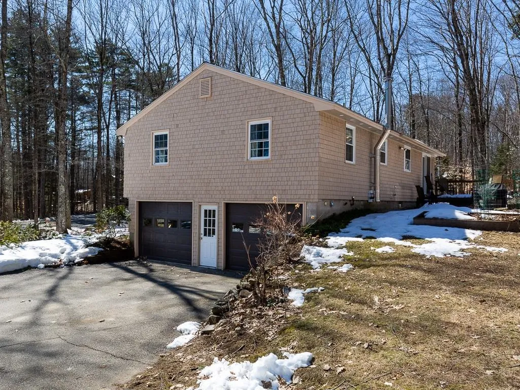 31 Wednesday Hill Road Lee NH 03861