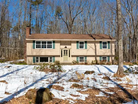 31 Wednesday Hill Road Lee NH 03861