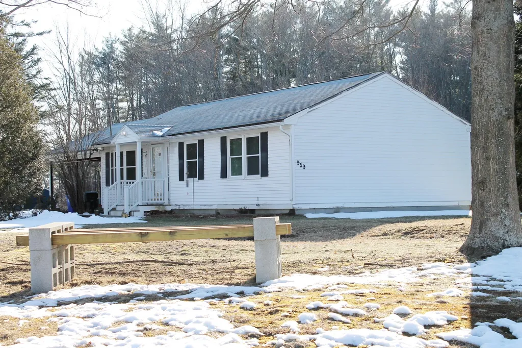 959 Island Pond Road Manchester NH 03109
