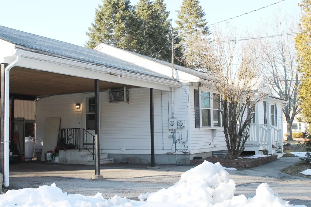 959 Island Pond Road Manchester NH 03109