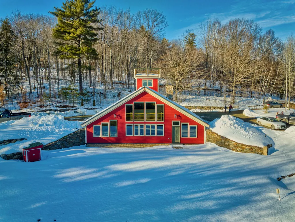 151 Brock Hill Road Bridgewater NH 03222