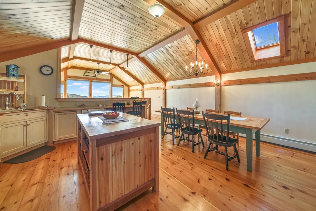 151 Brock Hill Road Bridgewater NH 03222