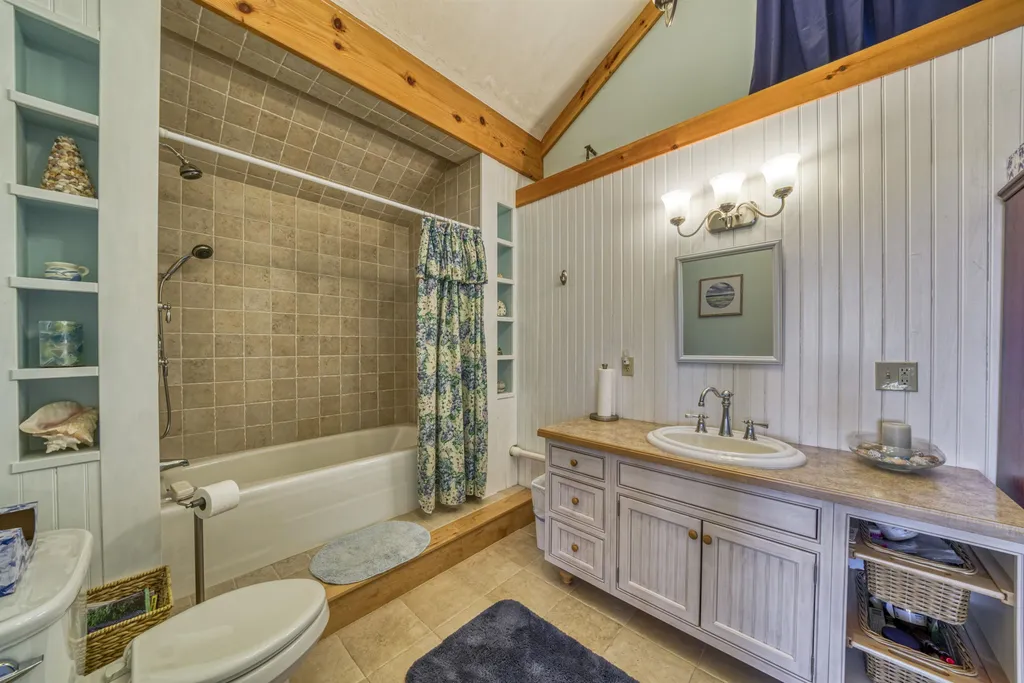 151 Brock Hill Road Bridgewater NH 03222