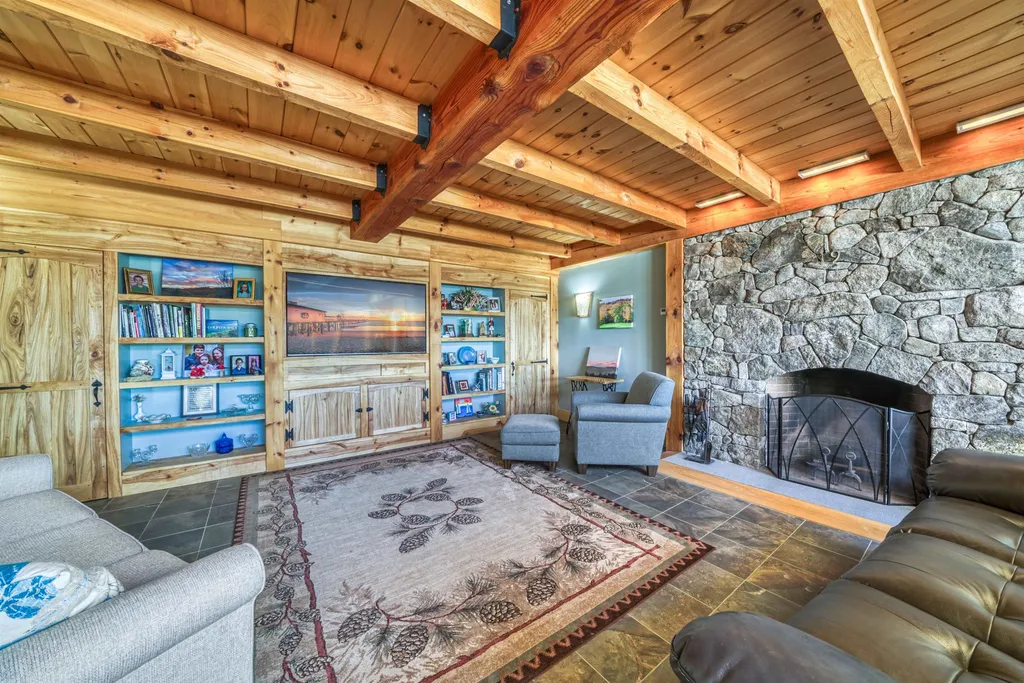 151 Brock Hill Road Bridgewater NH 03222