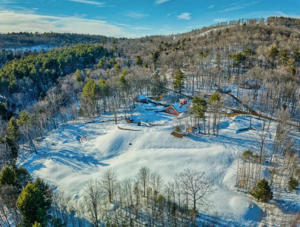 151 Brock Hill Road Bridgewater NH 03222