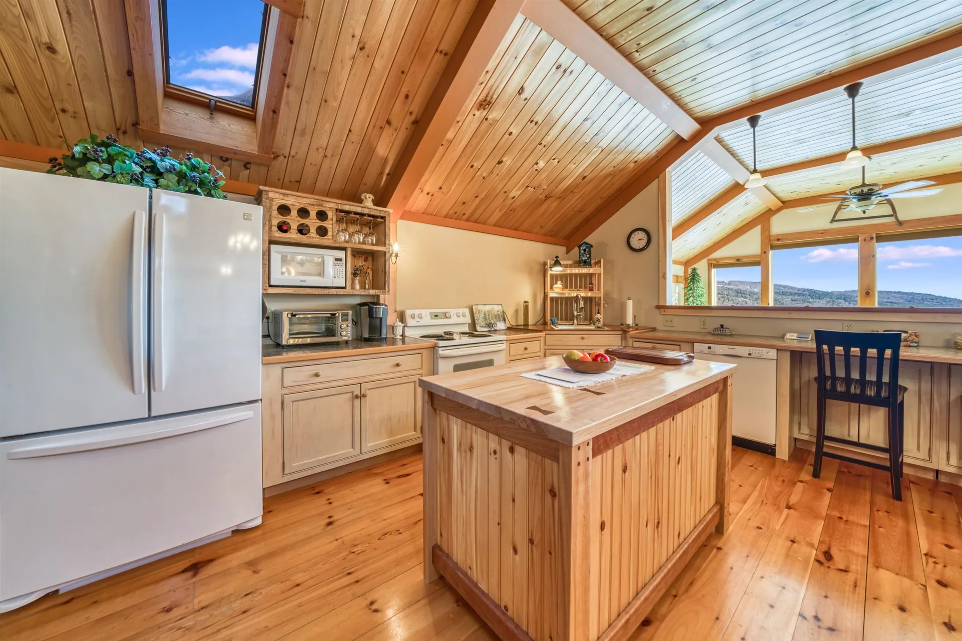 151 Brock Hill Road Bridgewater NH 03222