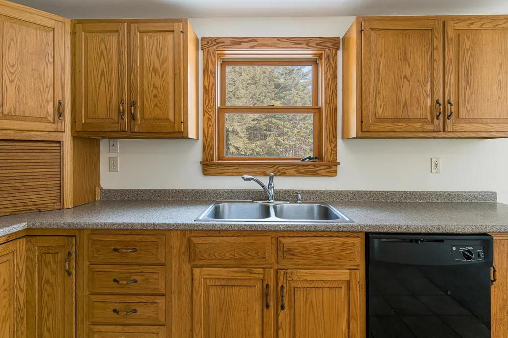 137 Pingree Road New London NH 03257