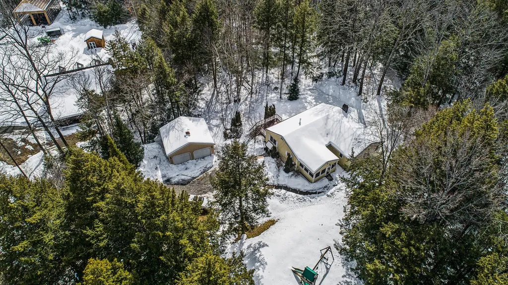 137 Pingree Road New London NH 03257