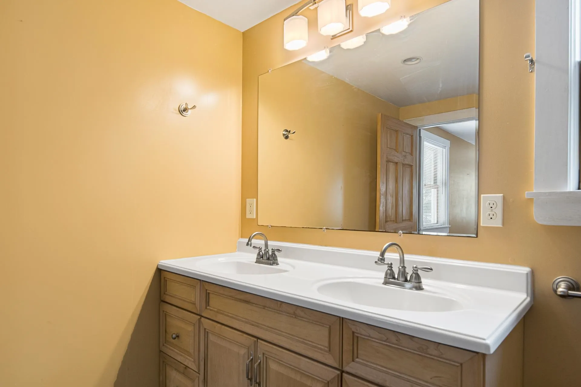 137 Pingree Road New London NH 03257