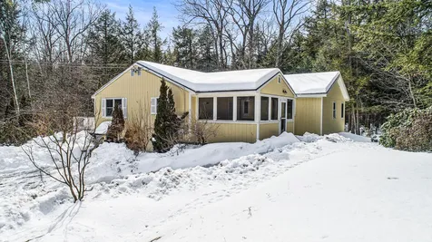 137 Pingree Road New London NH 03257