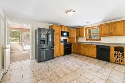 137 Pingree Road New London NH 03257