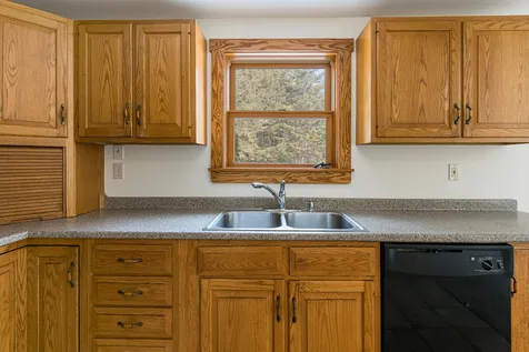 137 Pingree Road New London NH 03257