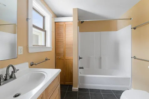 137 Pingree Road New London NH 03257